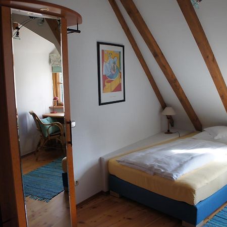Hotel Schwarzer Adler Erlangen Room photo